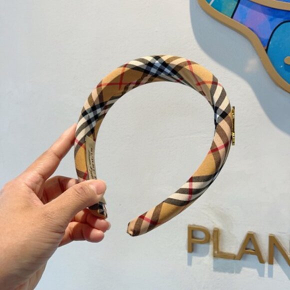 Burberry Autumn-Winter Classic Style Hairpin - Picture 4 of 4